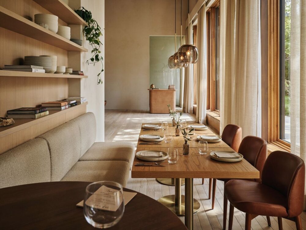 Nowoczesne wnętrze restauracji